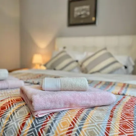 Bright Cozy Stacked Ideally Located N Kadikoy 아파트 *