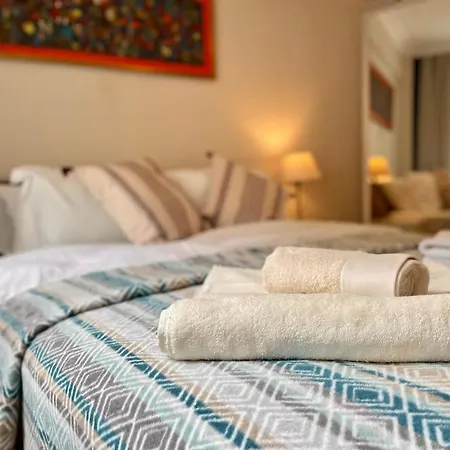 Bright Cozy Stacked Ideally Located N Kadikoy 아파트 이스탄불