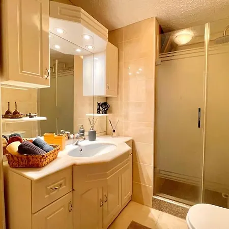 Bright Cozy Stacked Ideally Located N Kadikoy * 이스탄불