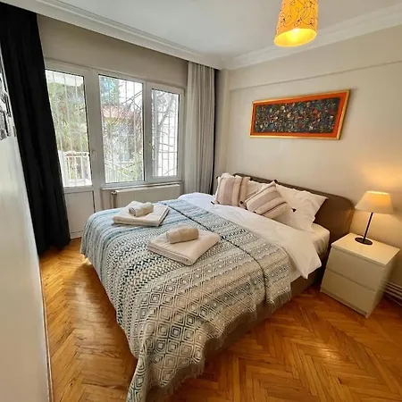 Bright Cozy Stacked Ideally Located N Kadikoy *