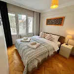 Bright Cozy Stacked Ideally Located N Kadikoy *