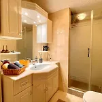 Bright Cozy Stacked Ideally Located N Kadikoy * Isztambul