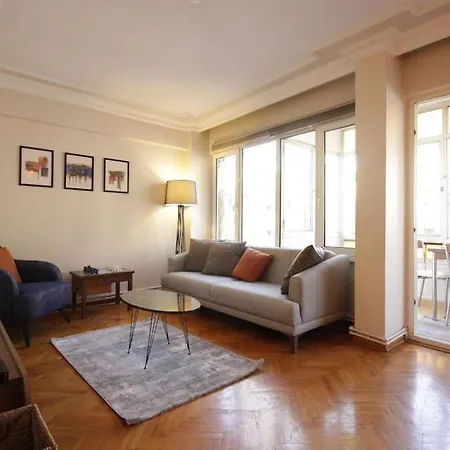 Bright Cozy Stacked Ideally Located N Kadikoy