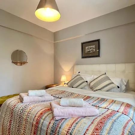 Bright Cozy Stacked Ideally Located N Kadikoy *