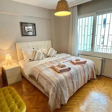 Bright Cozy Stacked Ideally Located N Kadikoy *